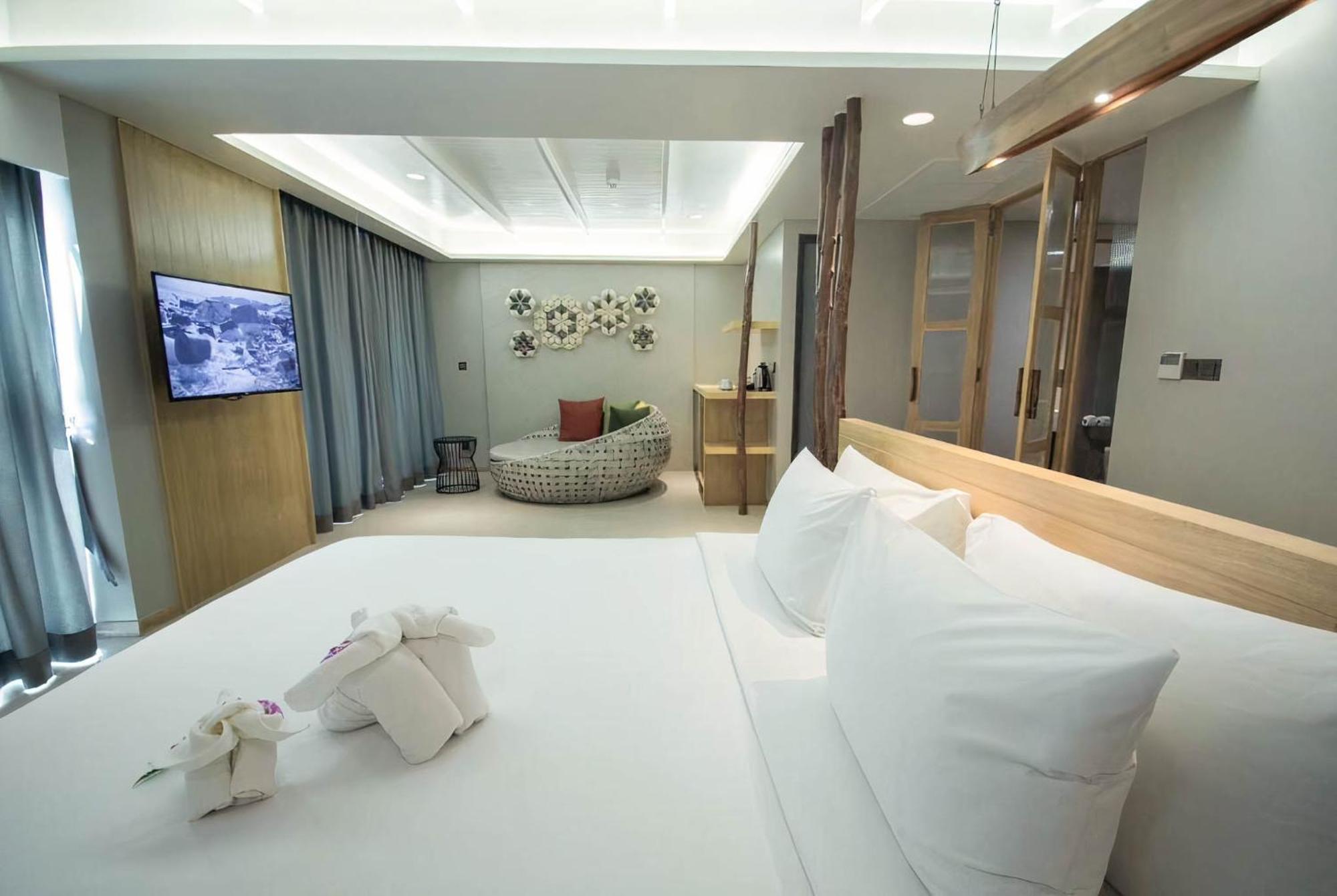 Andaman Cannacia Resort & Spa - Sha Extra Plus Strand Kata Exterior foto Deluxe Pool Access
