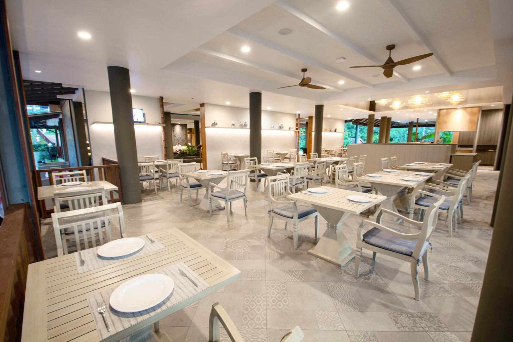 Andaman Cannacia Resort & Spa - Sha Extra Plus Strand Kata Exterior foto