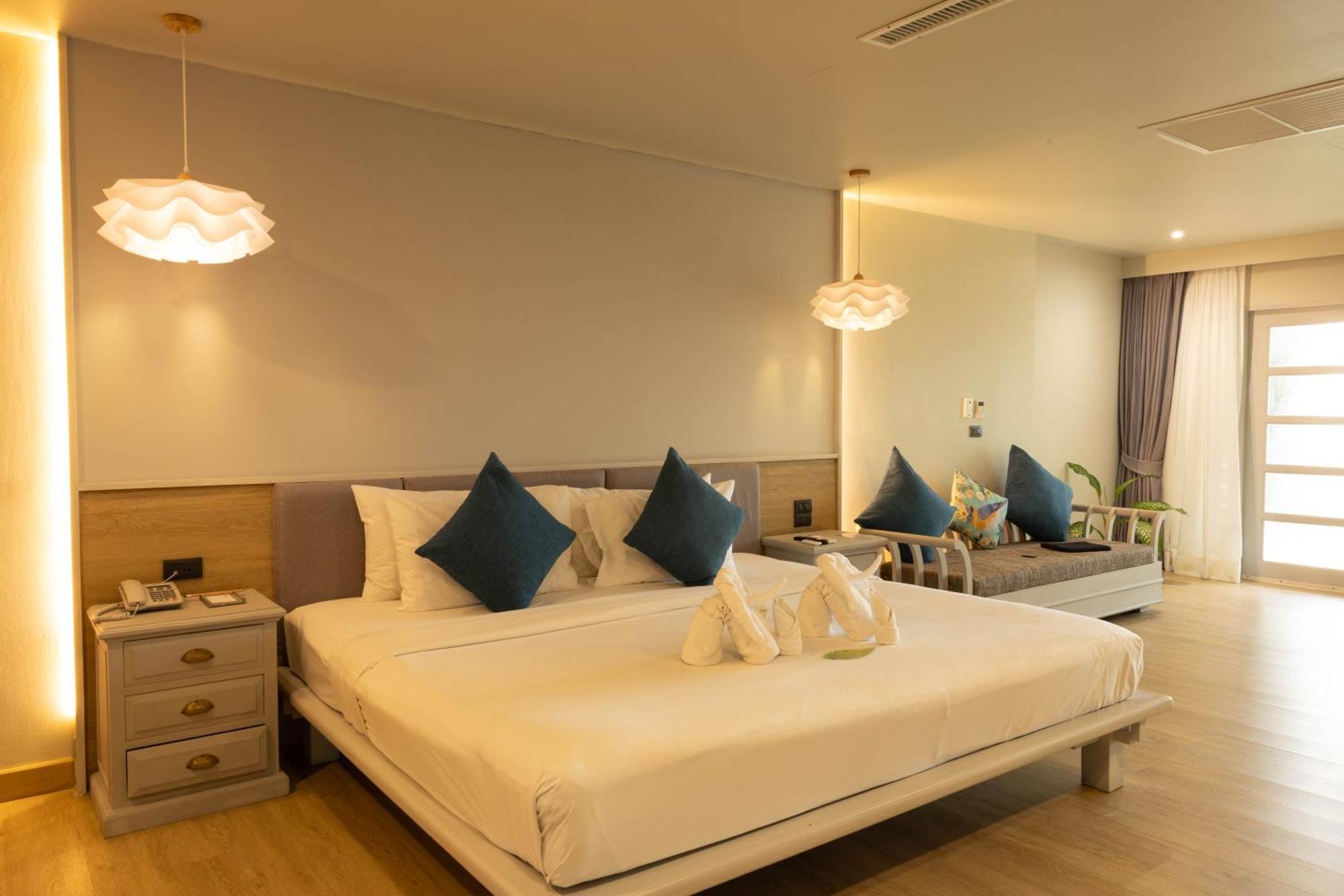 Andaman Cannacia Resort & Spa - Sha Extra Plus Strand Kata Exterior foto