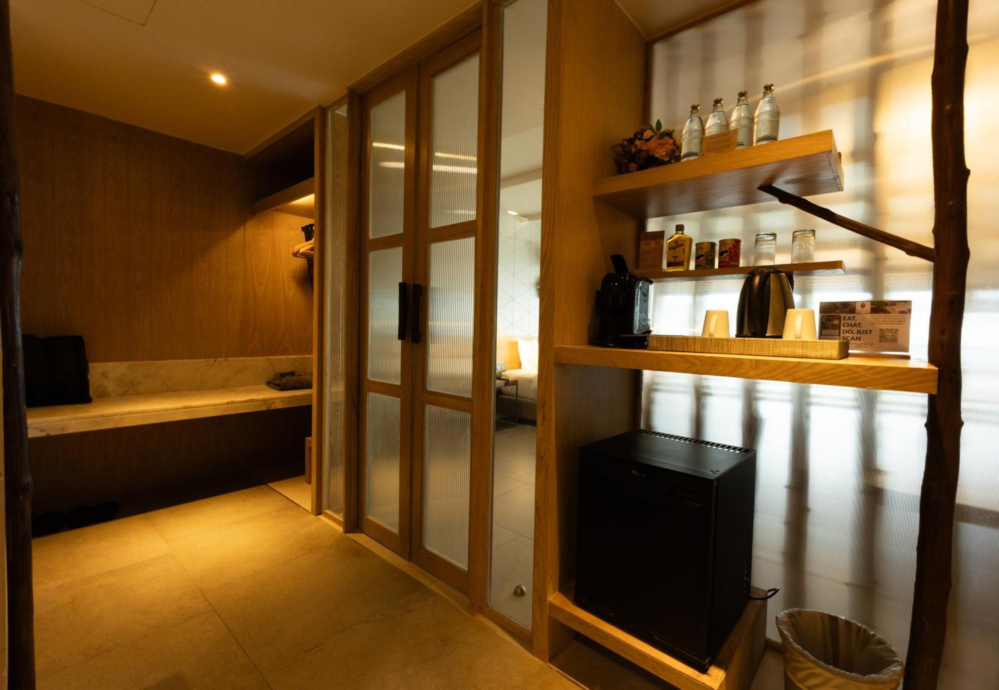 Andaman Cannacia Resort & Spa - Sha Extra Plus Strand Kata Exterior foto